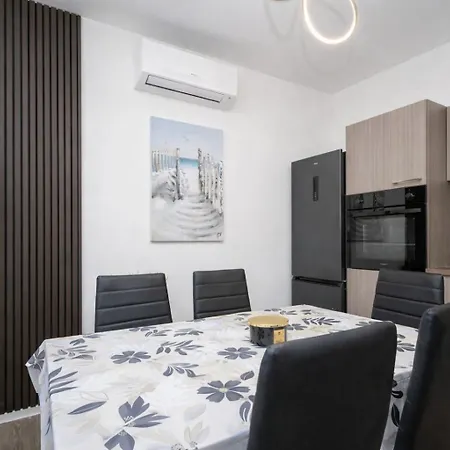 Bondi - Sea View With Pool Apartamento Vir