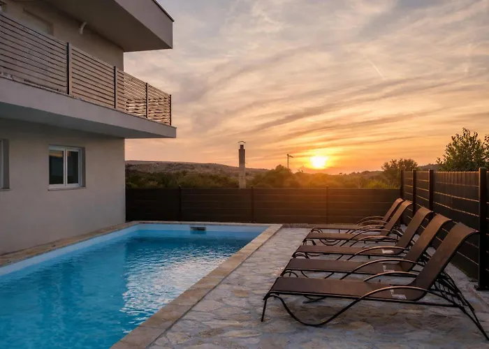 Bondi - Sea View With Pool Daire