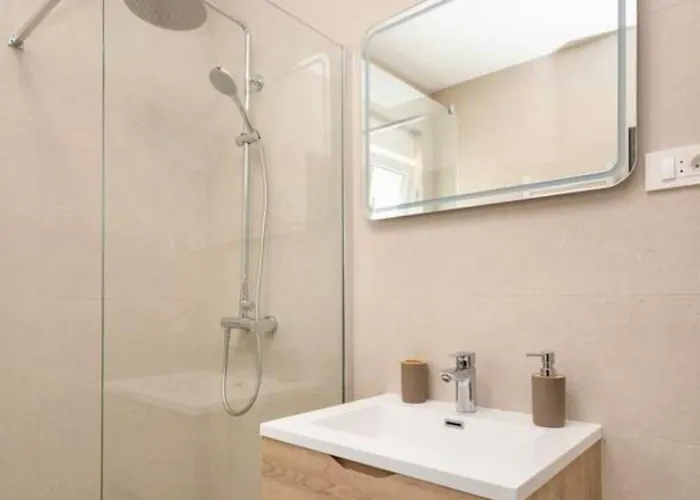Bondi - Sea View With Pool Daire *