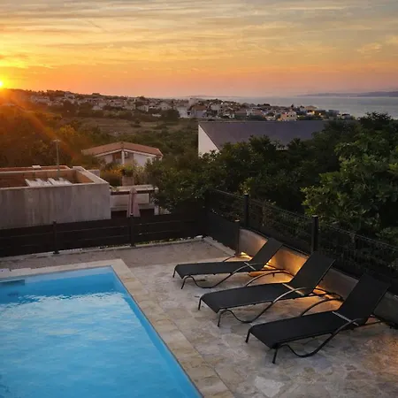 Bondi - Sea View With Pool * 维尔