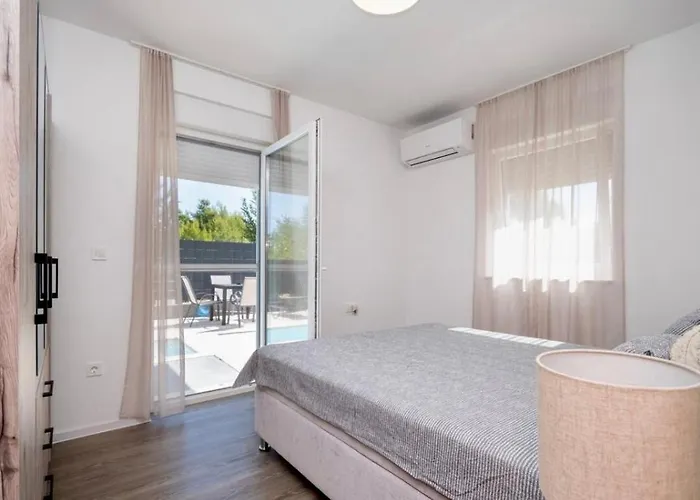 Apartment Bondi - Sea View With Pool Vir
